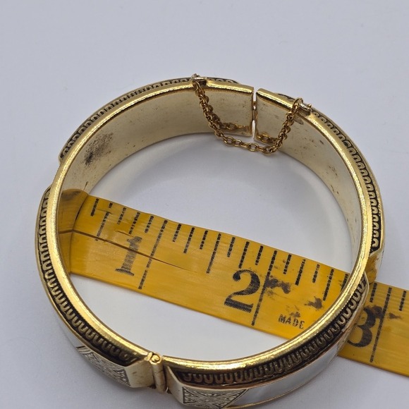 Vintage Womens Mother of Pearl Inlay Bangle‎ Bracelets Lot of 2 Gold Tone Boho - Picture 8 of 9